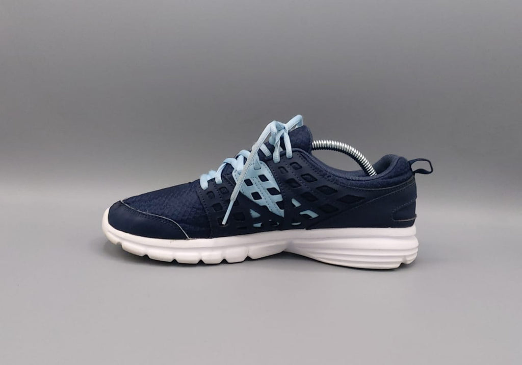 Reebok running shoes, US 8.5 UK 6 EUR 39, excellent condition lightweight cushioned footwear.