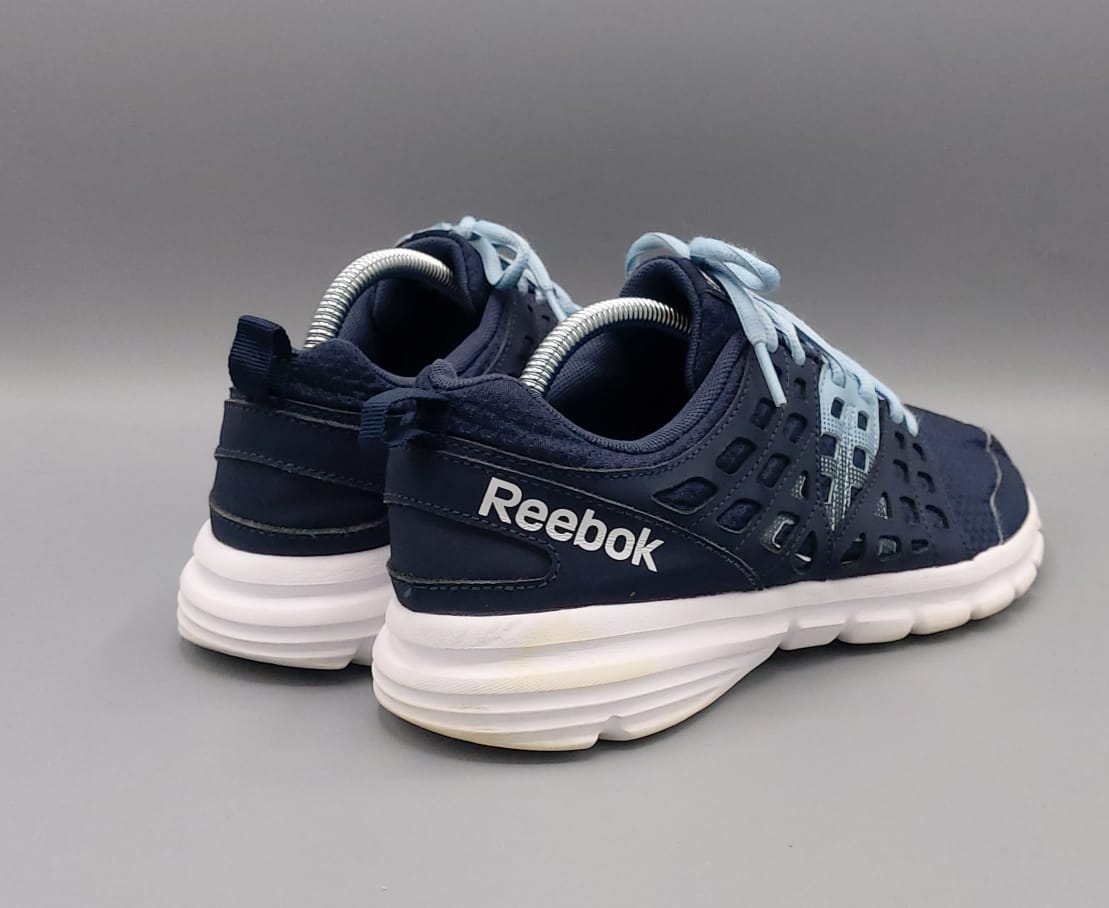 Reebok running shoes, US 8.5 UK 6 EUR 39, excellent condition lightweight cushioned footwear.