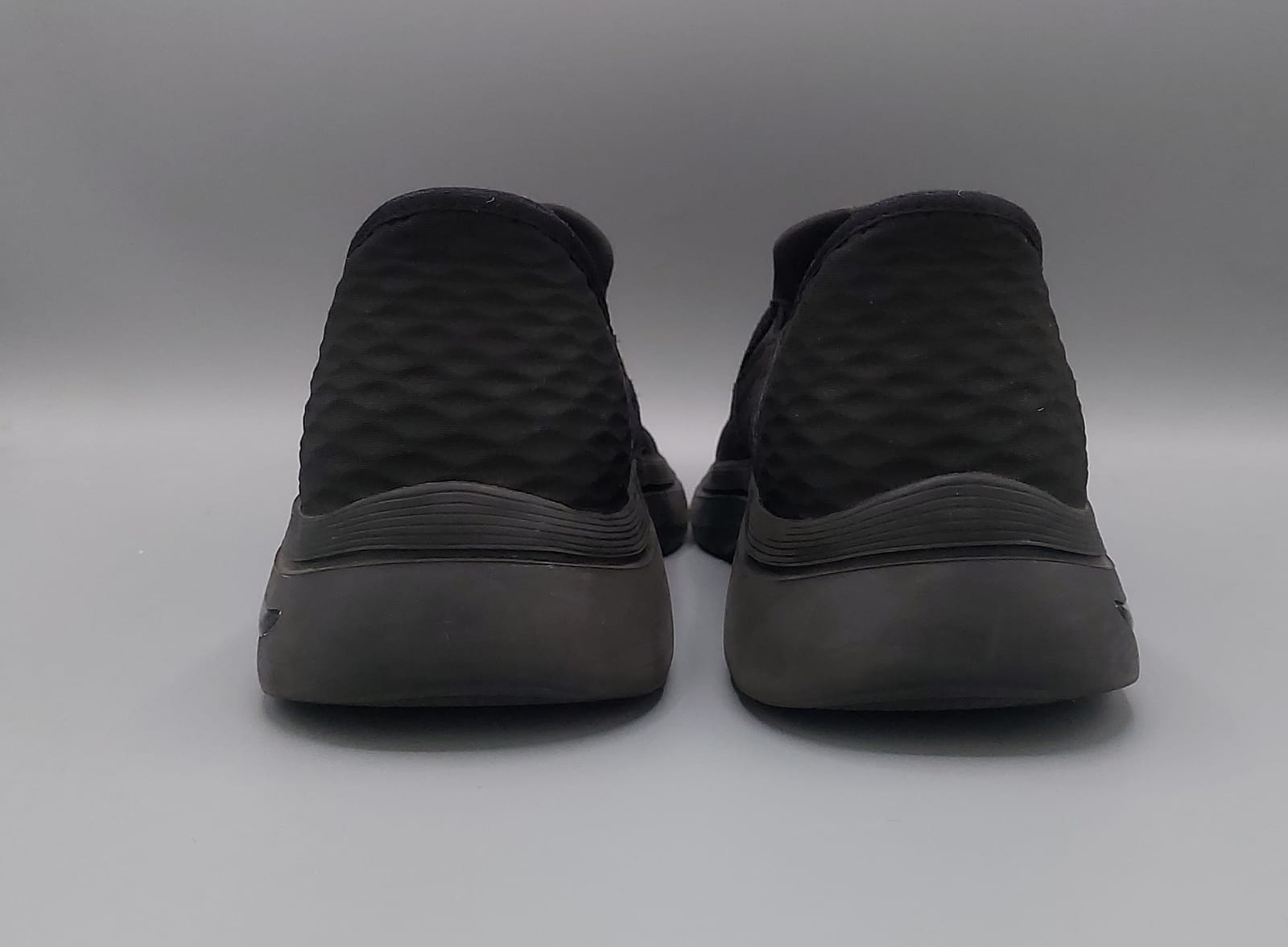 Skechers Arch Fit shoes, US 9.5 UK 8.5, excellent condition cushioned supportive everyday footwear.