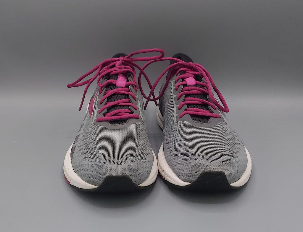 Brooks Ravenna 10 running shoes, US 10.5 UK 8.5 EUR 42.5, premium condition stable cushioned footwear.