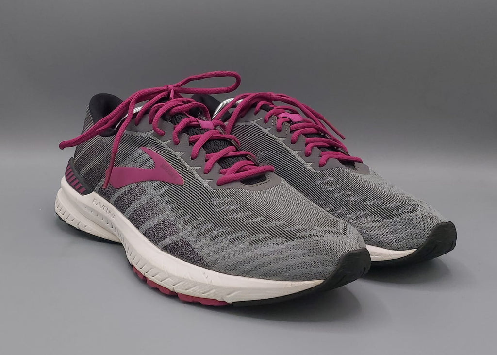Brooks Ravenna 10 running shoes, US 10.5 UK 8.5 EUR 42.5, premium condition stable cushioned footwear.