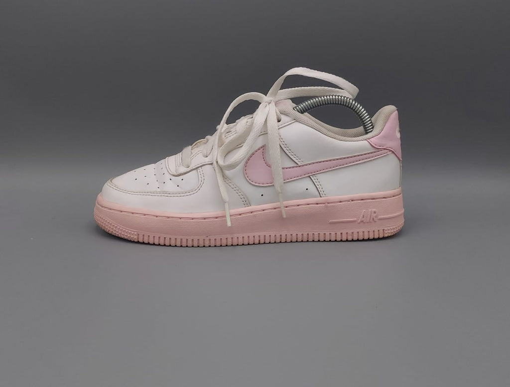 Nike Air Force sneakers, US 5 UK 4.5 EUR 37.5, excellent condition classic casual footwear.