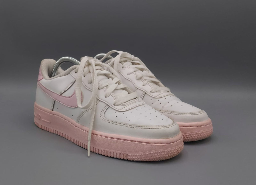Nike Air Force sneakers, US 5 UK 4.5 EUR 37.5, excellent condition classic casual footwear.