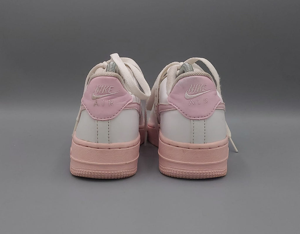 Nike Air Force sneakers, US 5 UK 4.5 EUR 37.5, excellent condition classic casual footwear.