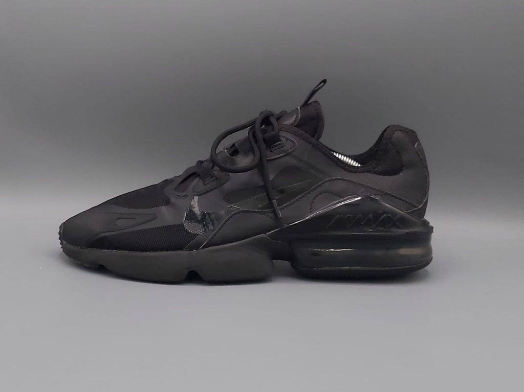 Nike Air Max sneakers, US 10 UK 9 EUR 44, excellent condition cushioned stylish footwear.