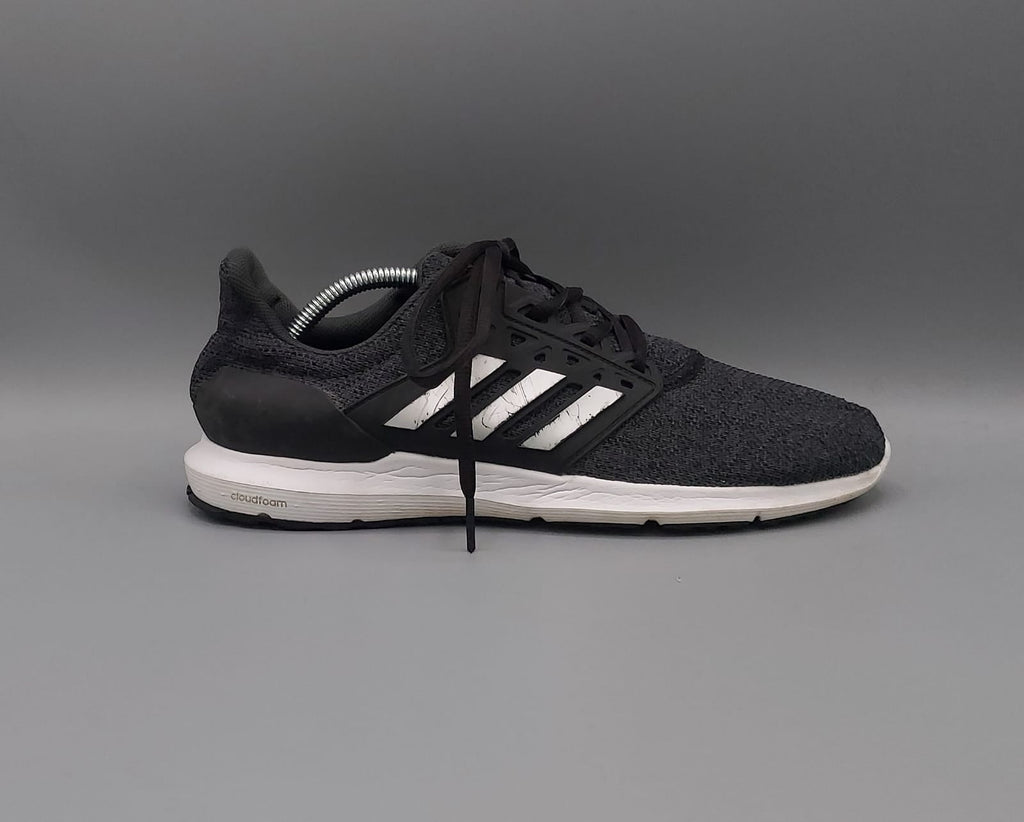 Adidas Solyx sneakers, US 8.5 UK 7, excellent condition lightweight casual footwear.