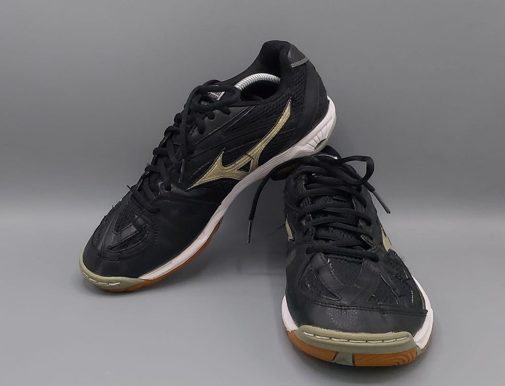 Mizuno running shoes, US 9.5 UK 7 EUR 40.5, very good condition cushioned training footwear.