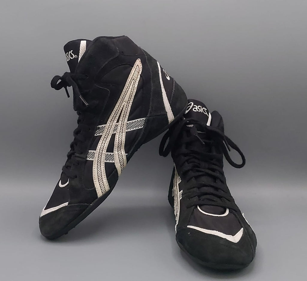 Vintage ASICS shoes, US 9 EUR 41.5, very good condition lightweight casual footwear.