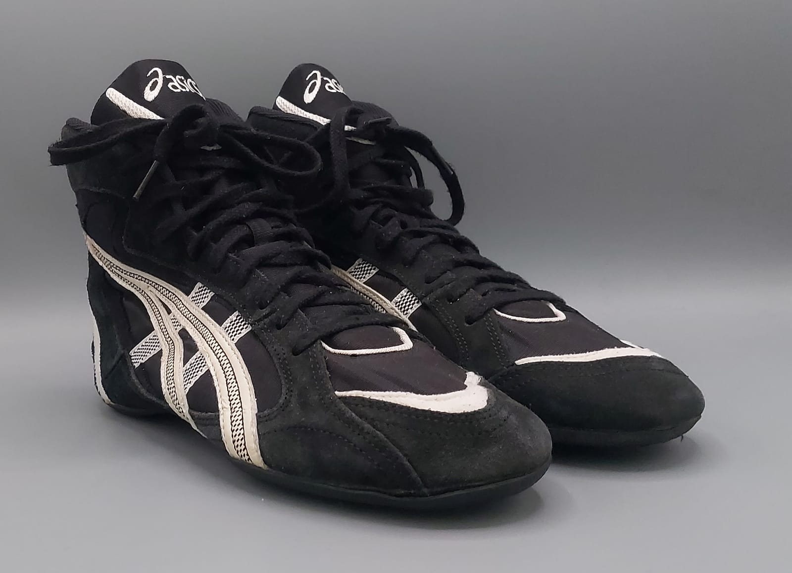 Vintage ASICS shoes, US 9 EUR 41.5, very good condition lightweight casual footwear.