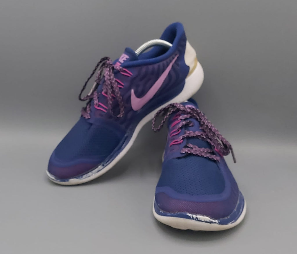 Nike Free running shoes, US 9 UK 6.5 EUR 40.5, very good condition flexible lightweight footwear.