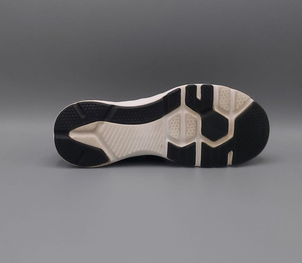Domyos women’s fitness shoes, LB1508, excellent condition lightweight workout footwear.
