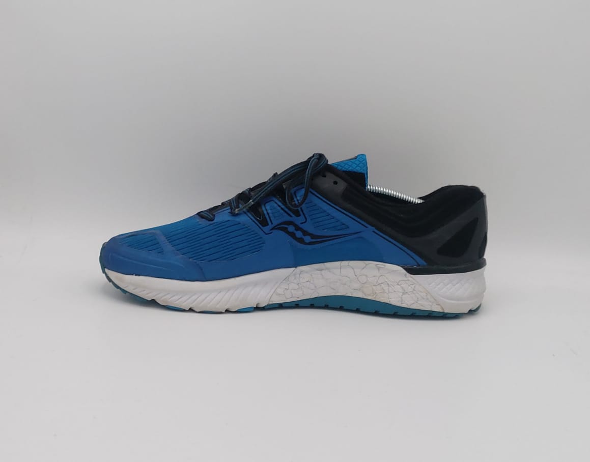 Saucony Everun running shoes, US 10 UK 9, excellent condition cushioned performance footwear.