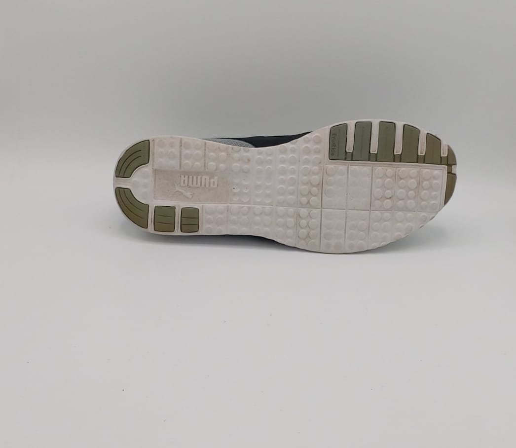 Puma Carson 2 sneakers, US 11 UK 10, excellent condition lightweight casual footwear.