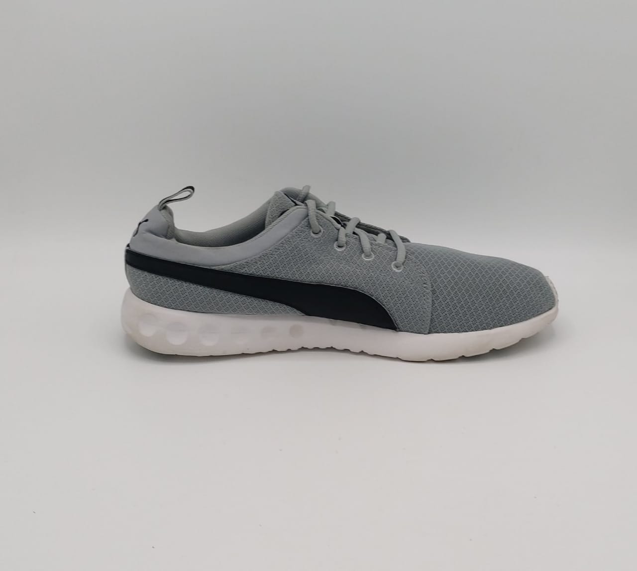 Puma Carson 2 sneakers, US 11 UK 10, excellent condition lightweight casual footwear.