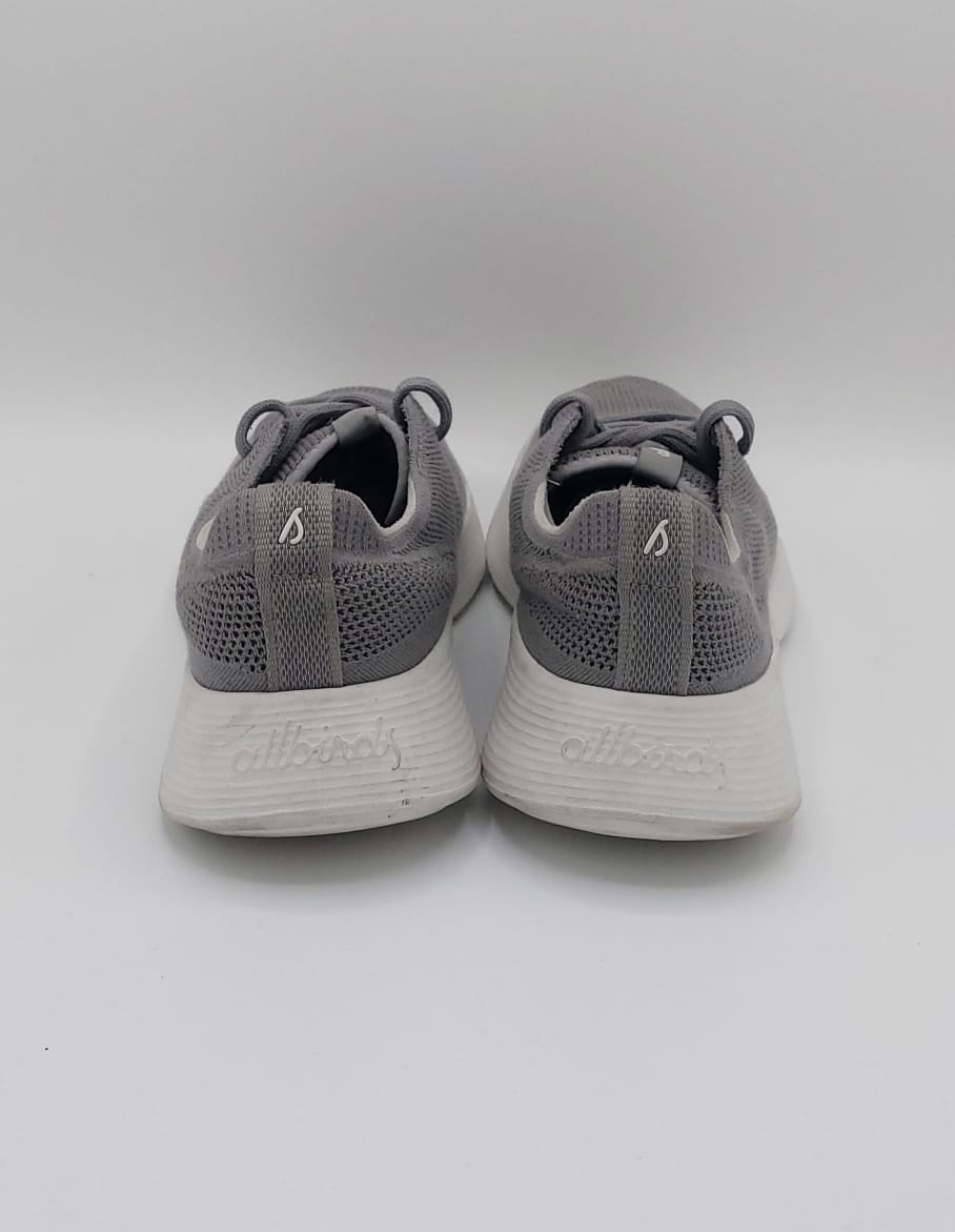 Allbirds Tree Runner shoes, UK 9.5–10, excellent condition lightweight eco-friendly casual footwear.