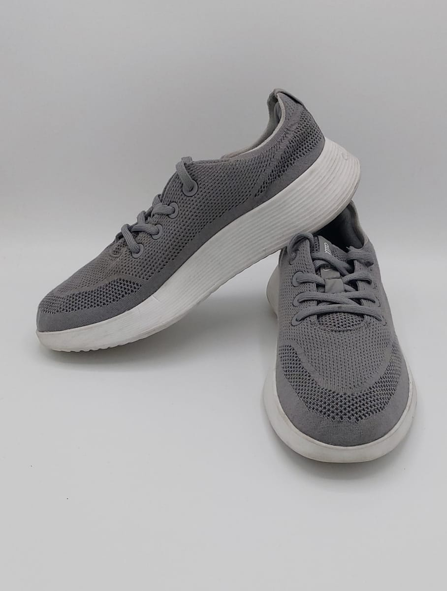 Allbirds Tree Runner shoes, UK 9.5–10, excellent condition lightweight eco-friendly casual footwear.