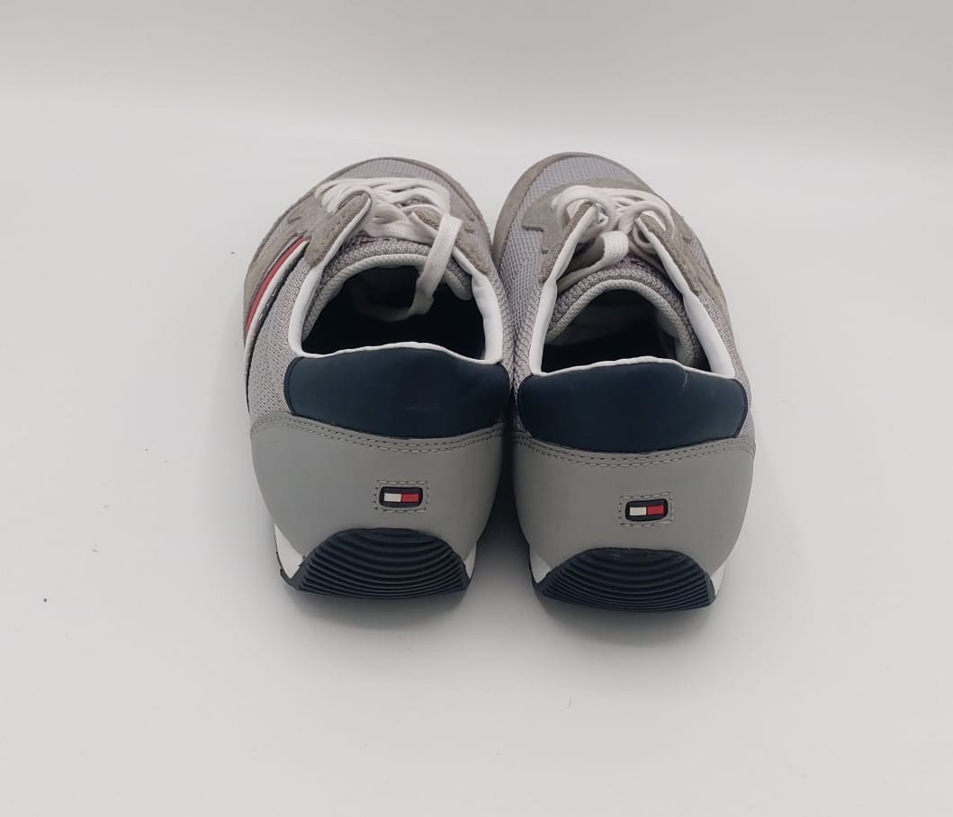 Tommy Hilfiger Essential Mesh Runner sneakers, US 8 UK 7, premium condition lightweight breathable casual footwear.