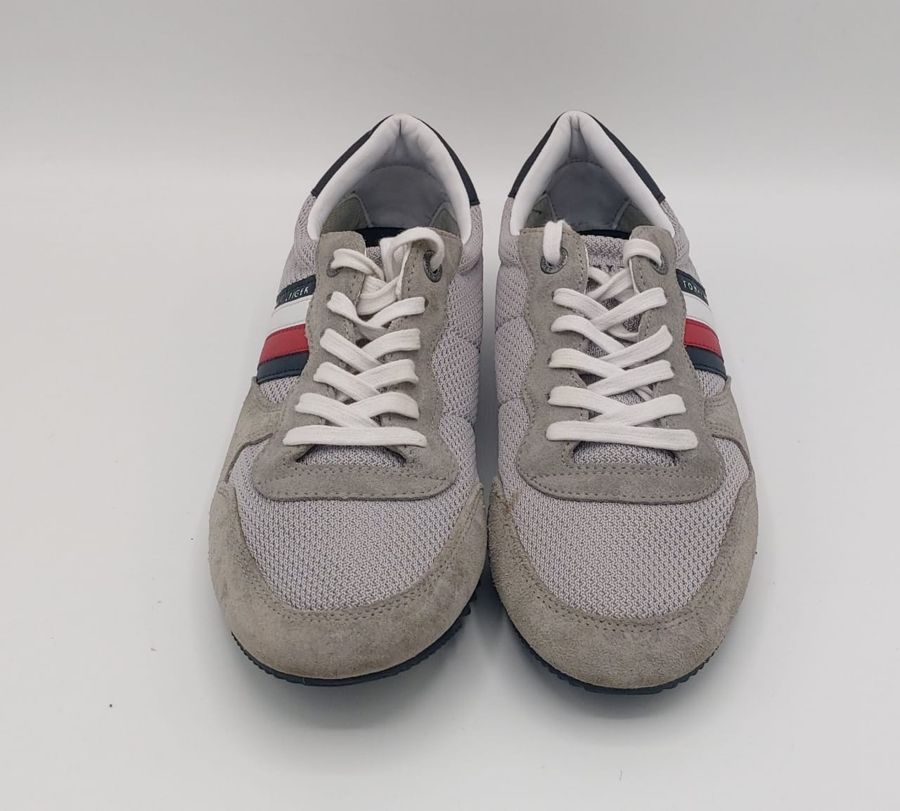 Tommy Hilfiger Essential Mesh Runner sneakers, US 8 UK 7, premium condition lightweight breathable casual footwear.