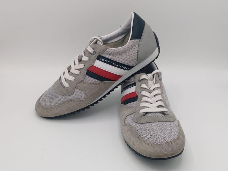 Tommy Hilfiger Essential Mesh Runner sneakers, US 8 UK 7, premium condition lightweight breathable casual footwear.
