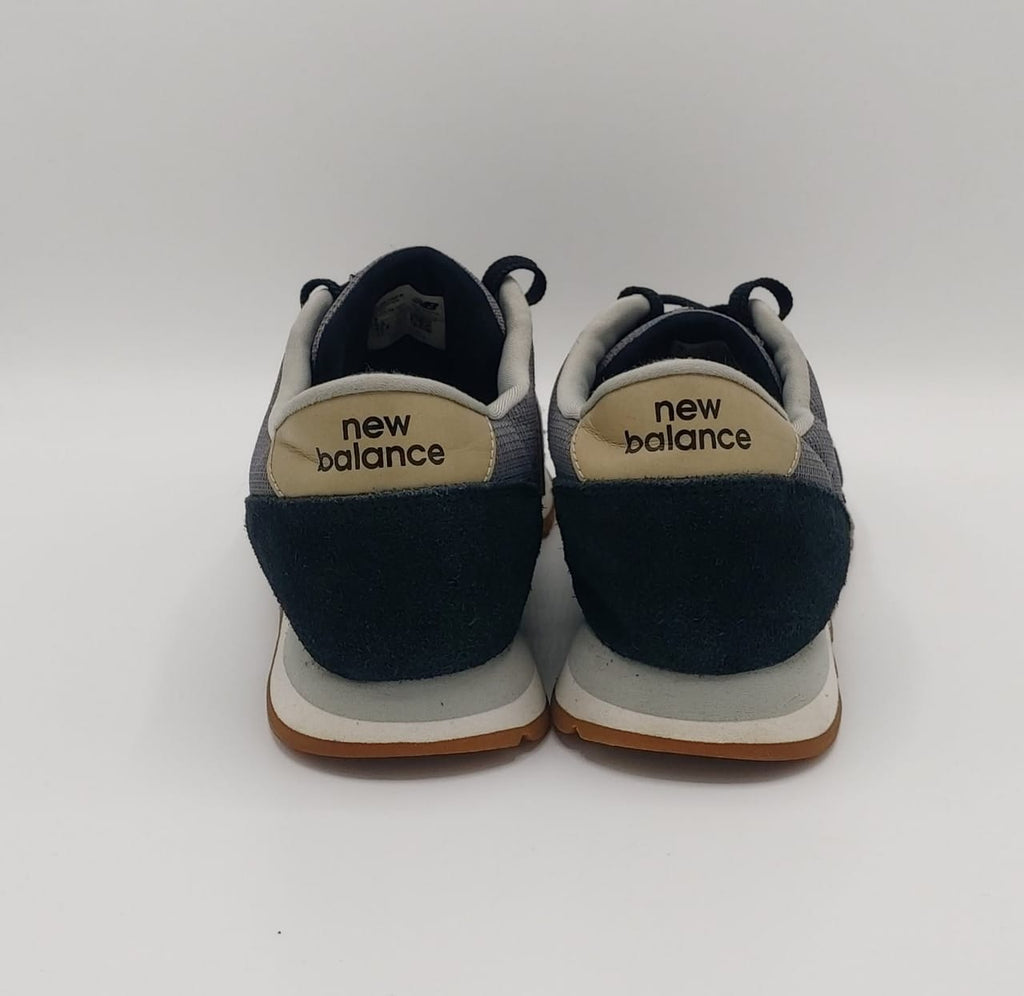 New Balance 501 sneakers, US 9 UK 8.5, premium condition classic retro casual footwear.