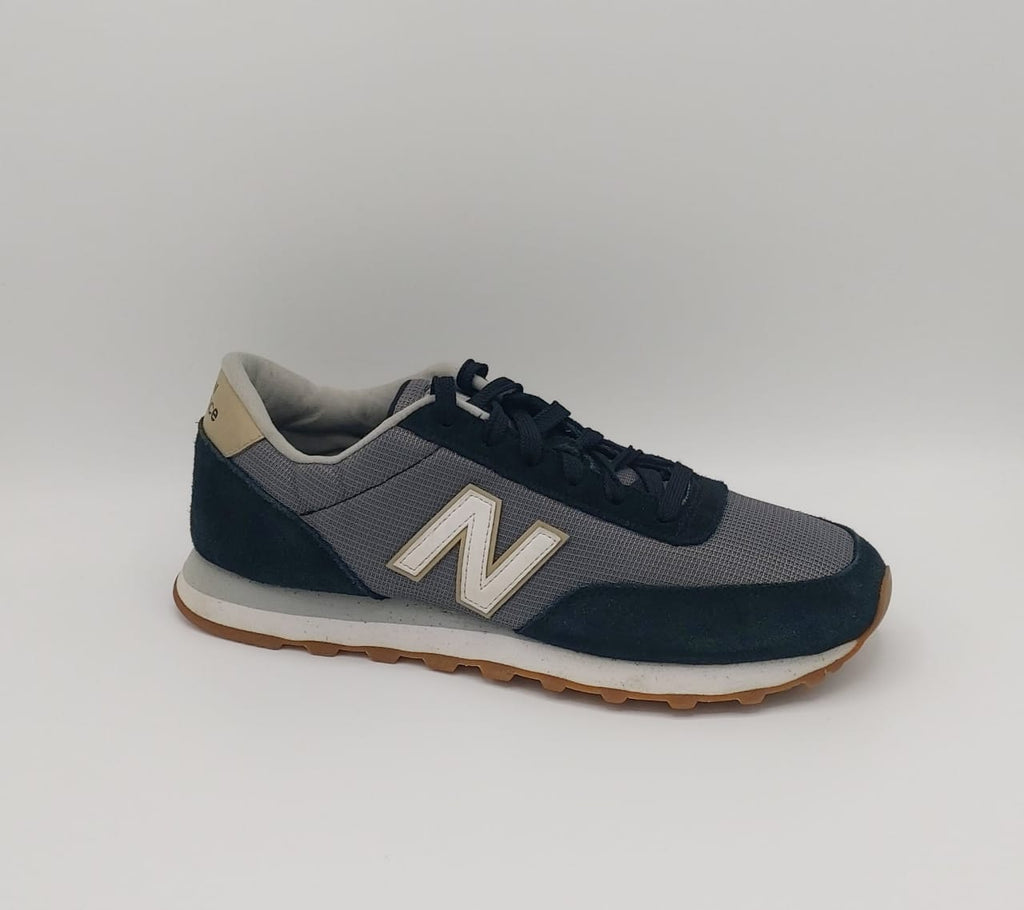 New Balance 501 sneakers, US 9 UK 8.5, premium condition classic retro casual footwear.