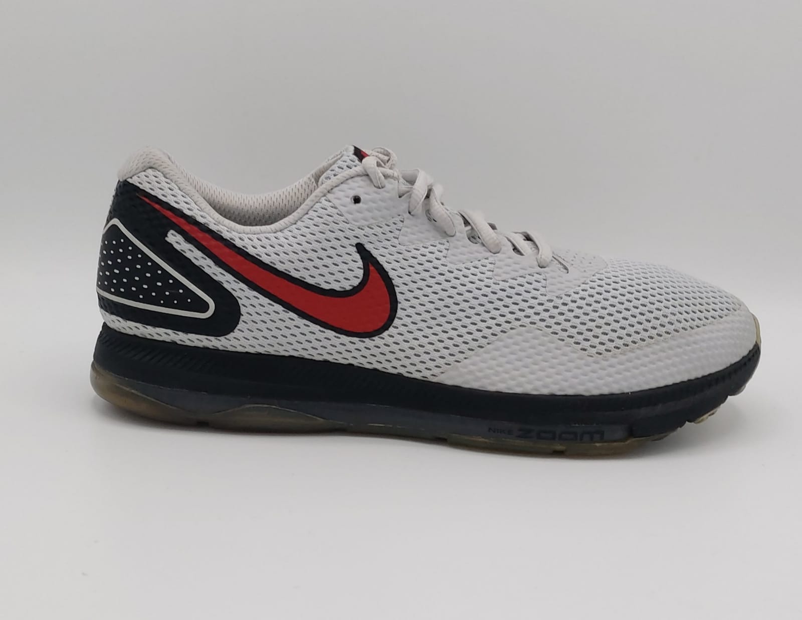 Nike Zoom All Out running shoes, US 9.5 UK 8.5 EUR 43, premium condition cushioned performance footwear.