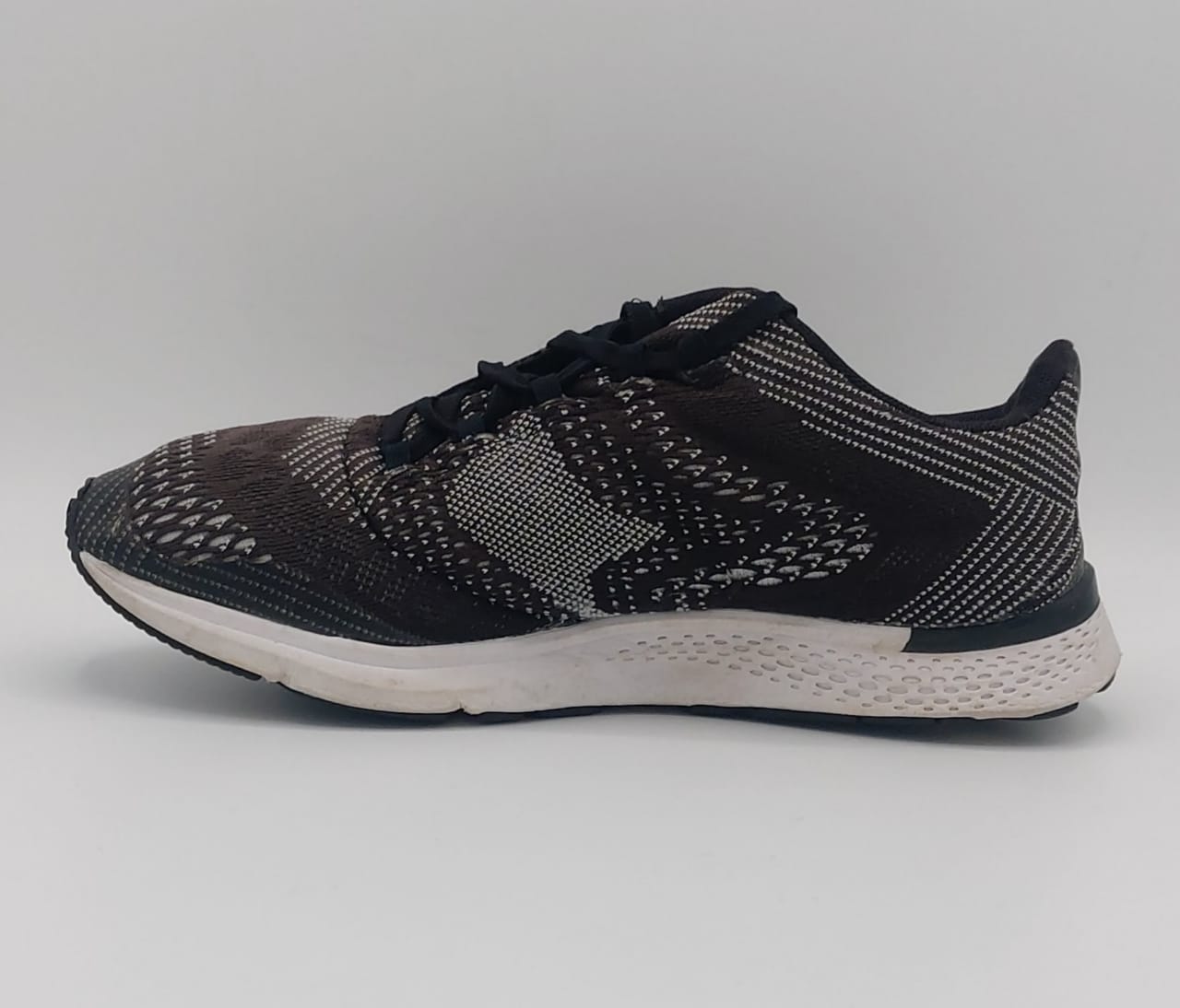 New Balance FuelCore Agility shoes, US 8 UK 6 EUR 39, excellent condition lightweight training footwear.