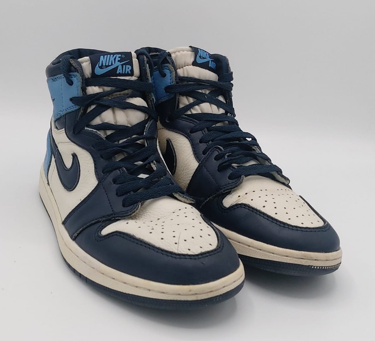 Nike Air sneakers, US 8.5 UK 7.5 EUR 42, good condition cushioned casual footwear.