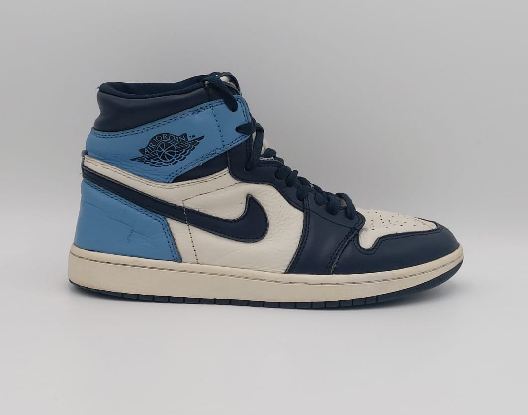 Nike Air sneakers, US 8.5 UK 7.5 EUR 42, good condition cushioned casual footwear.
