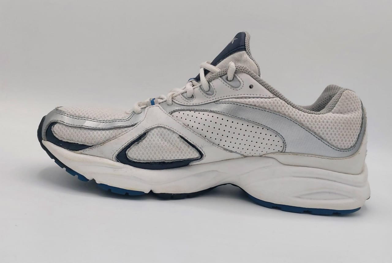 Reebok sneakers, US 10.5 UK 9.5 EUR 44, excellent condition lightweight casual footwear.