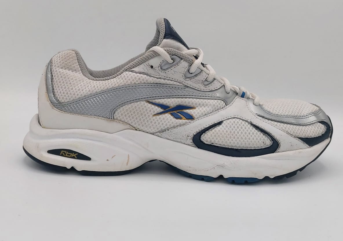 Reebok sneakers, US 10.5 UK 9.5 EUR 44, excellent condition lightweight casual footwear.