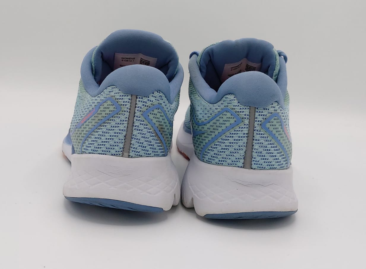 Saucony ISO Series running shoes, US 10 UK 8 EUR 42, excellent condition cushioned performance footwear.