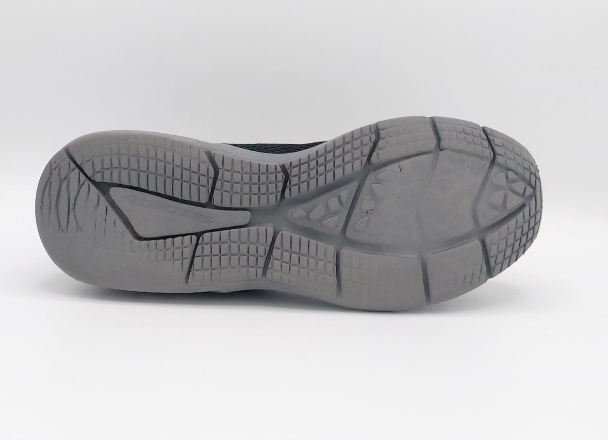 Skechers Dyna-Air shoes, US 10.5 UK 9.5 EUR 44, good condition lightweight cushioned footwear.
