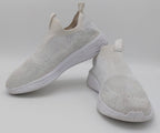 Avia women’s shoes, US 7 EUR 38, excellent condition lightweight cushioned casual footwear.