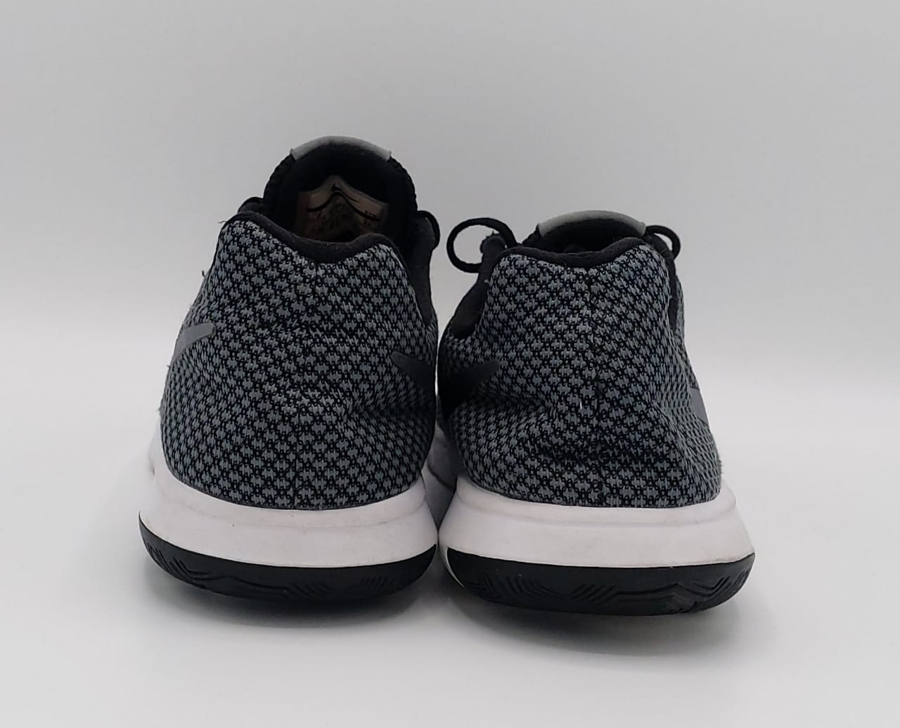 Nike Flex Experience RN 6 shoes, US 8 UK 7 EUR 41, excellent condition lightweight flexible running footwear.