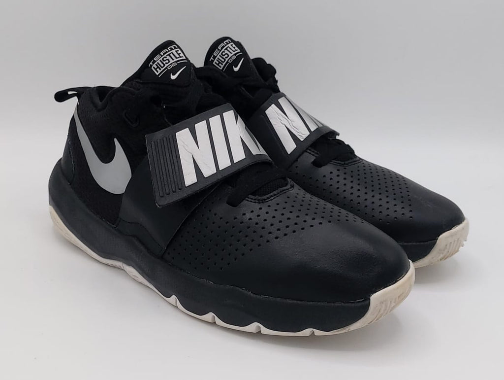 Nike Team Hustle 08 basketball shoes, US 6 UK 5.5 EUR 38.5, excellent condition cushioned court footwear.