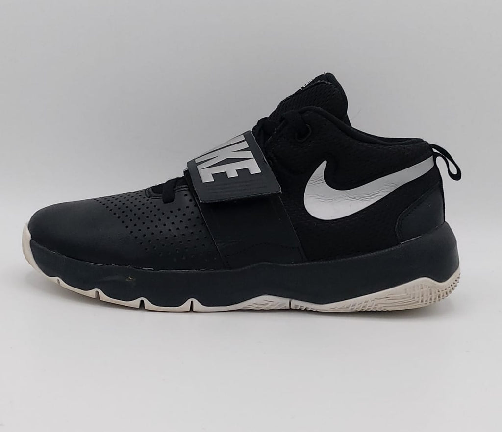 Nike Team Hustle 08 basketball shoes, US 6 UK 5.5 EUR 38.5, excellent condition cushioned court footwear.