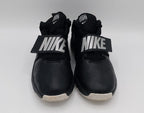 Nike Team Hustle 08 basketball shoes, US 6 UK 5.5 EUR 38.5, excellent condition cushioned court footwear.