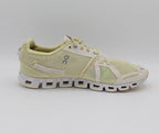 On Cloud women’s running shoes, US 7.5 UK 5.5 EUR 38.5, good condition lightweight cushioned footwear.
