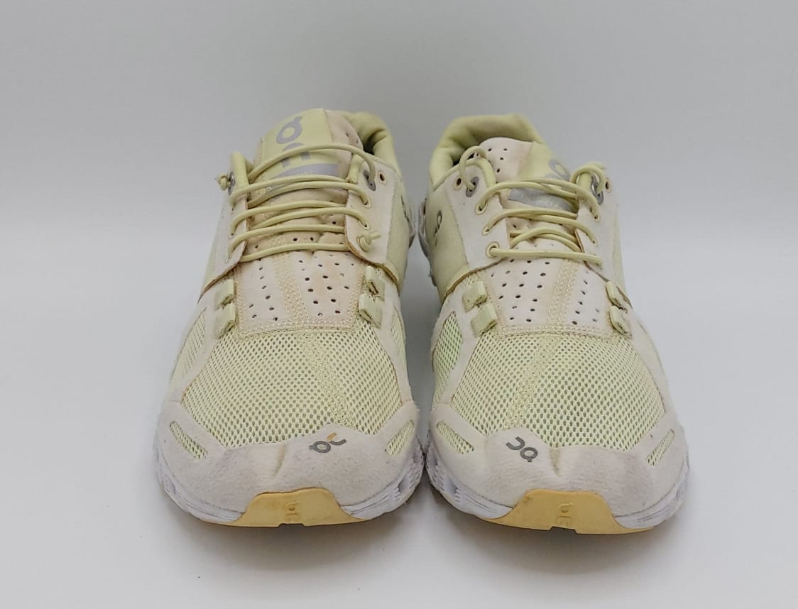 On Cloud women’s running shoes, US 7.5 UK 5.5 EUR 38.5, good condition lightweight cushioned footwear.