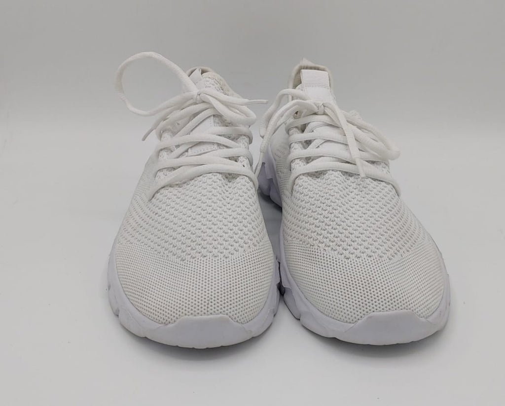 L. Loubit running shoes, EU 43, excellent condition lightweight cushioned footwear.