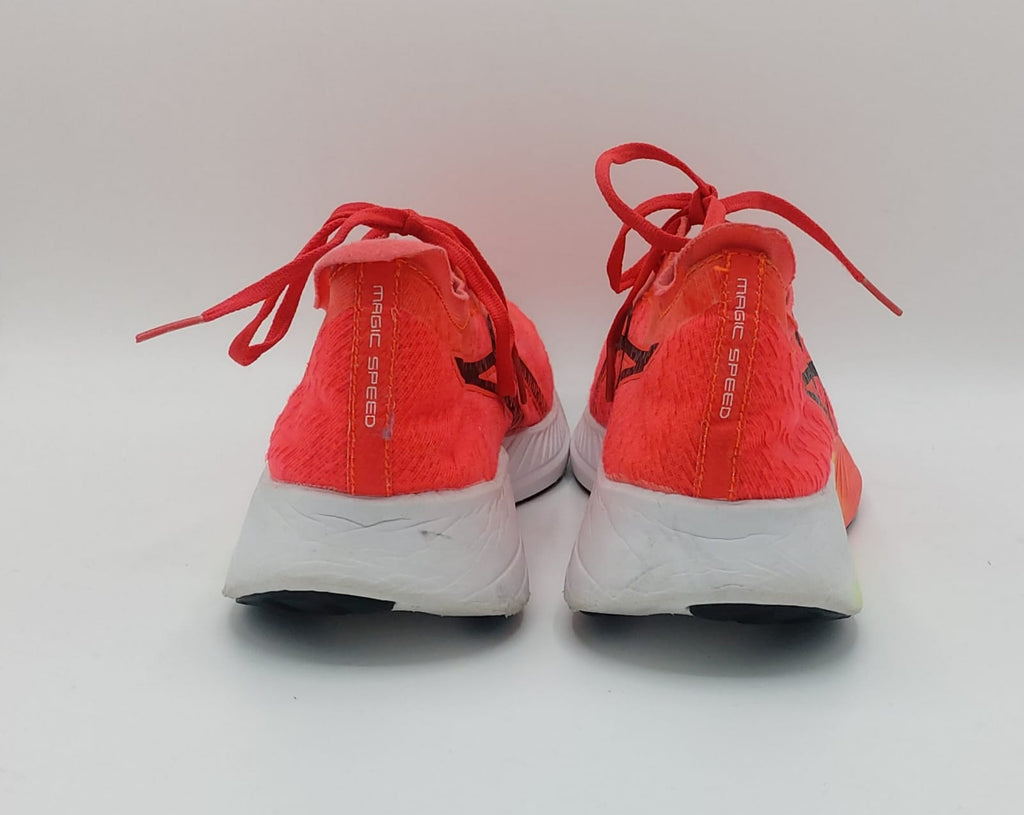 ASICS Magic Speed running shoes, US 11 EUR 45 (285mm), excellent condition performance footwear.