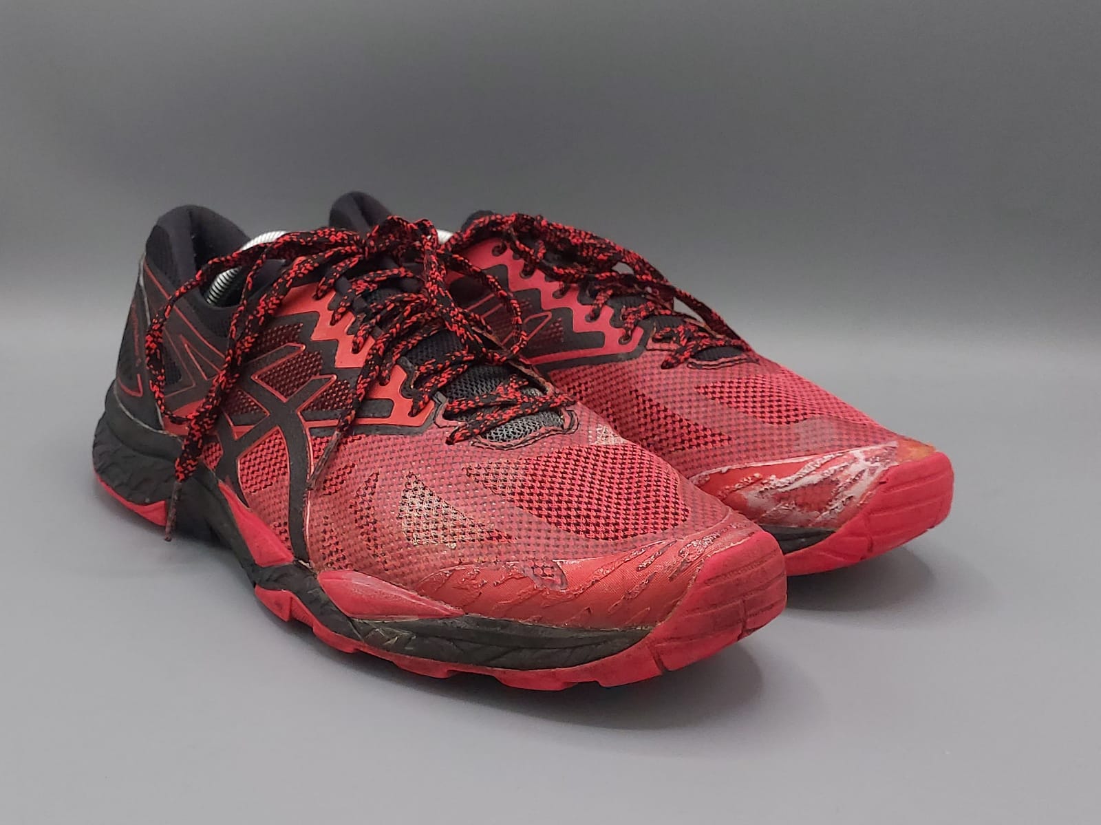 ASICS Gel Fuji Trabuco 6 trail shoes, US 9.5 EUR 43.5, good condition off-road running footwear.
