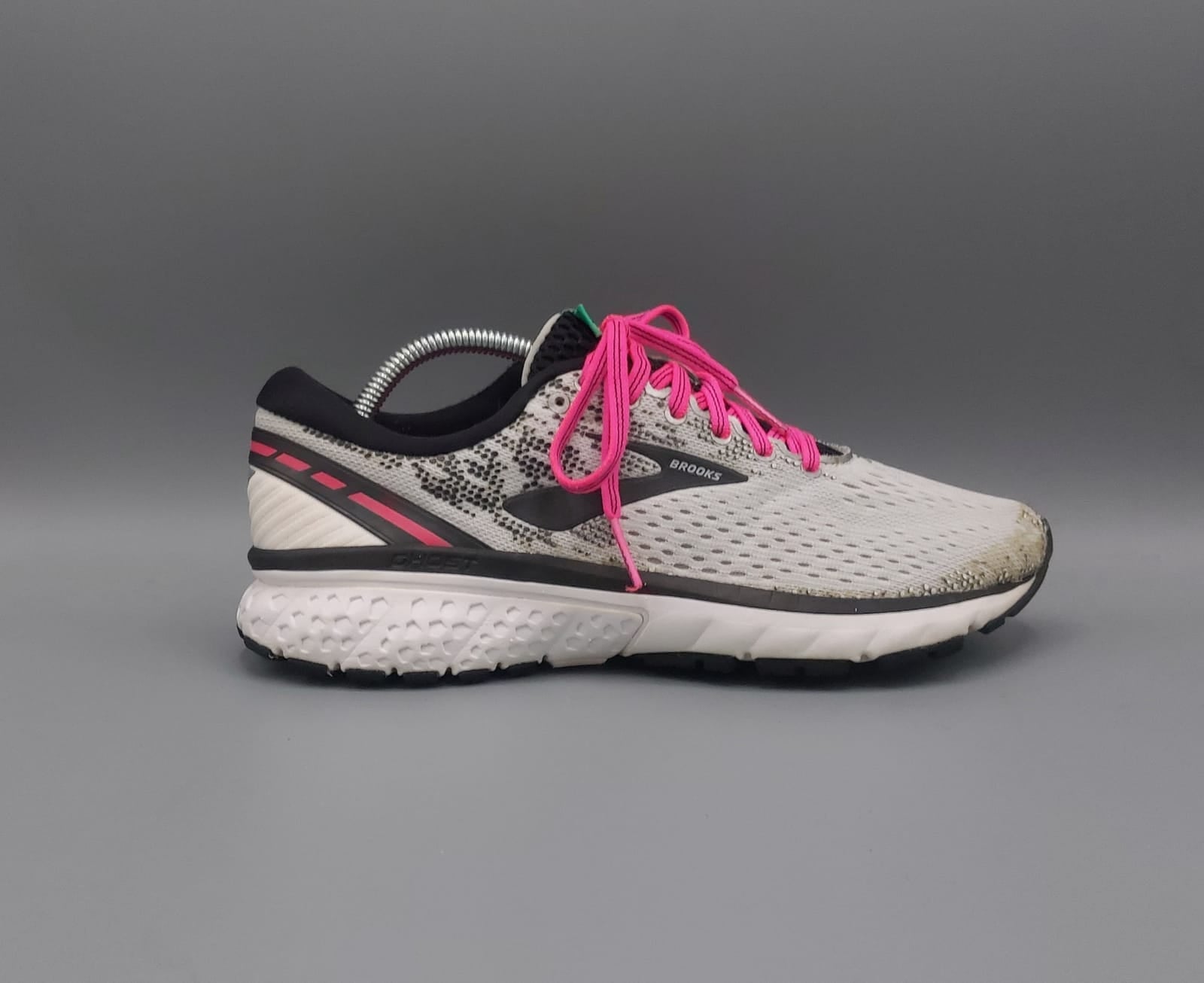 Brooks Ghost 11 running shoes, US 8 UK 6 EUR 39, premium condition lightweight cushioned running footwear.