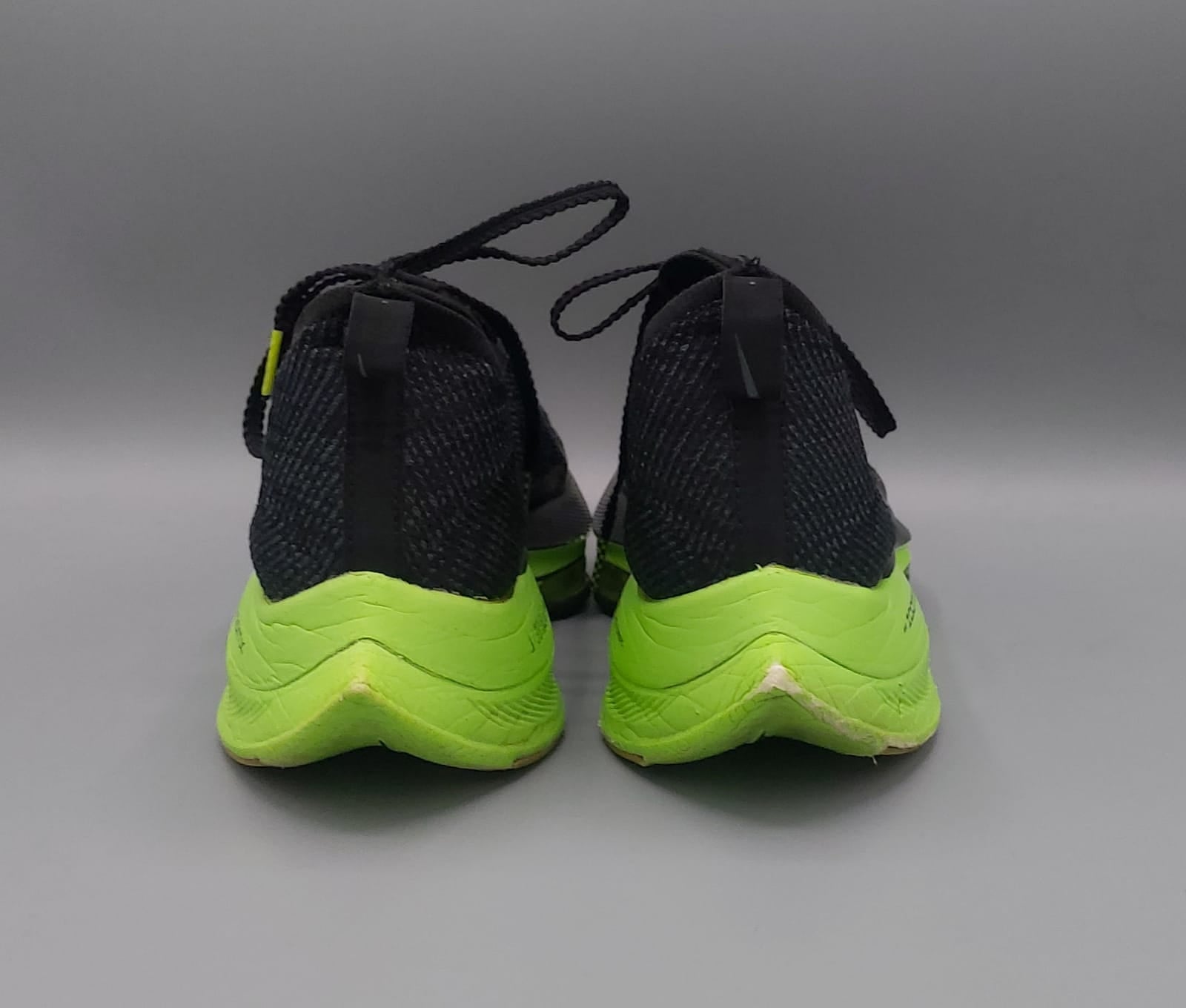 Nike Air Zoom running shoes, US 9 UK 8 EUR 42.5, excellent condition lightweight responsive cushioning performance shoes.
