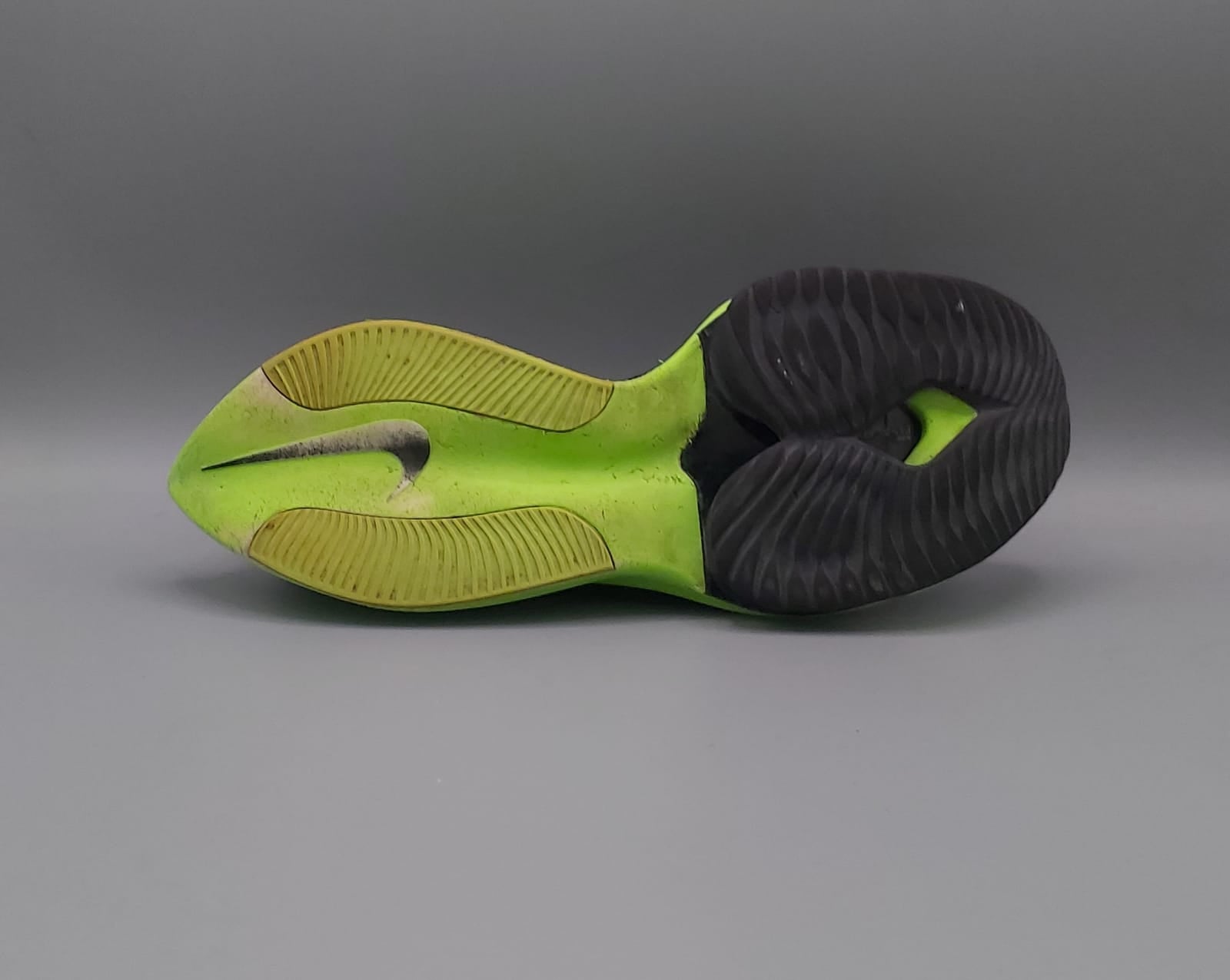 Nike Air Zoom running shoes, US 9 UK 8 EUR 42.5, excellent condition lightweight responsive cushioning performance shoes.