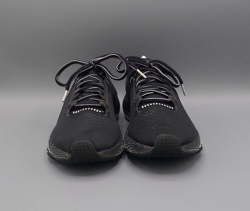 Under Armour HOVR Machina running shoes, size US 8.5 UK 6 EUR 40, premium condition performance footwear.