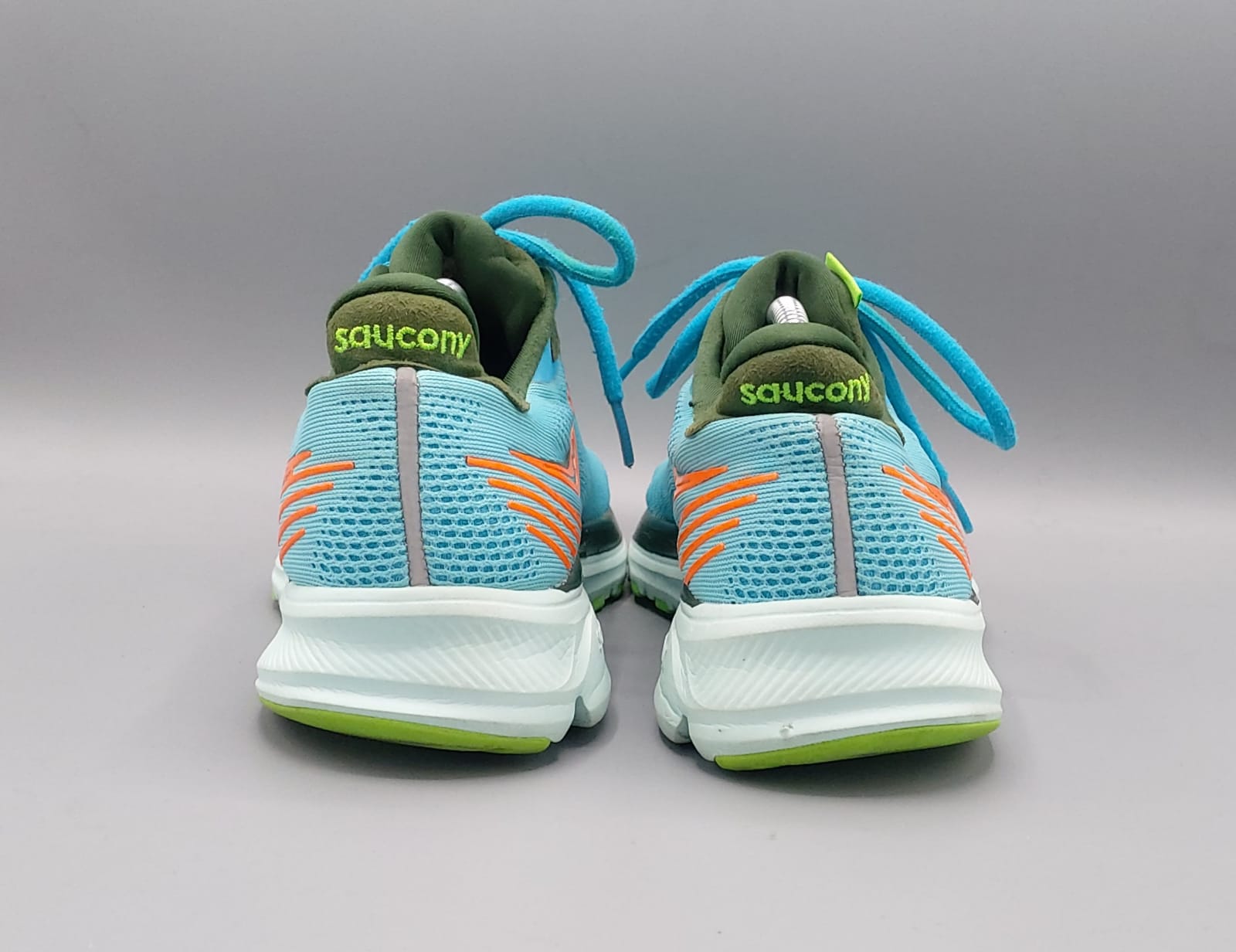 Saucony Ride 14 running shoes, US 9 UK 8 EUR 42.5, premium condition cushioned performance footwear.