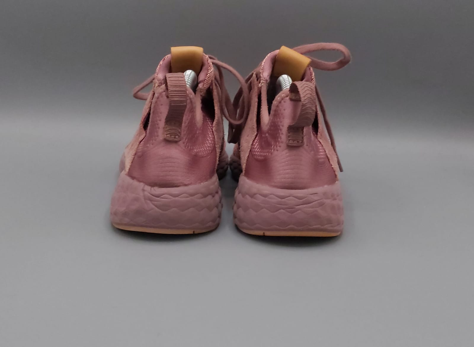 New Balance Fresh Foam shoes, US 8 UK 6 EUR 39, excellent condition cushioned running footwear.
