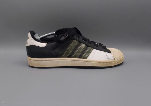 Adidas Adicolor sneakers, US 10.5 UK 10, excellent condition casual stylish footwear.